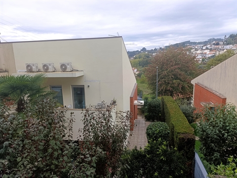 Moradia em Banda T3+1