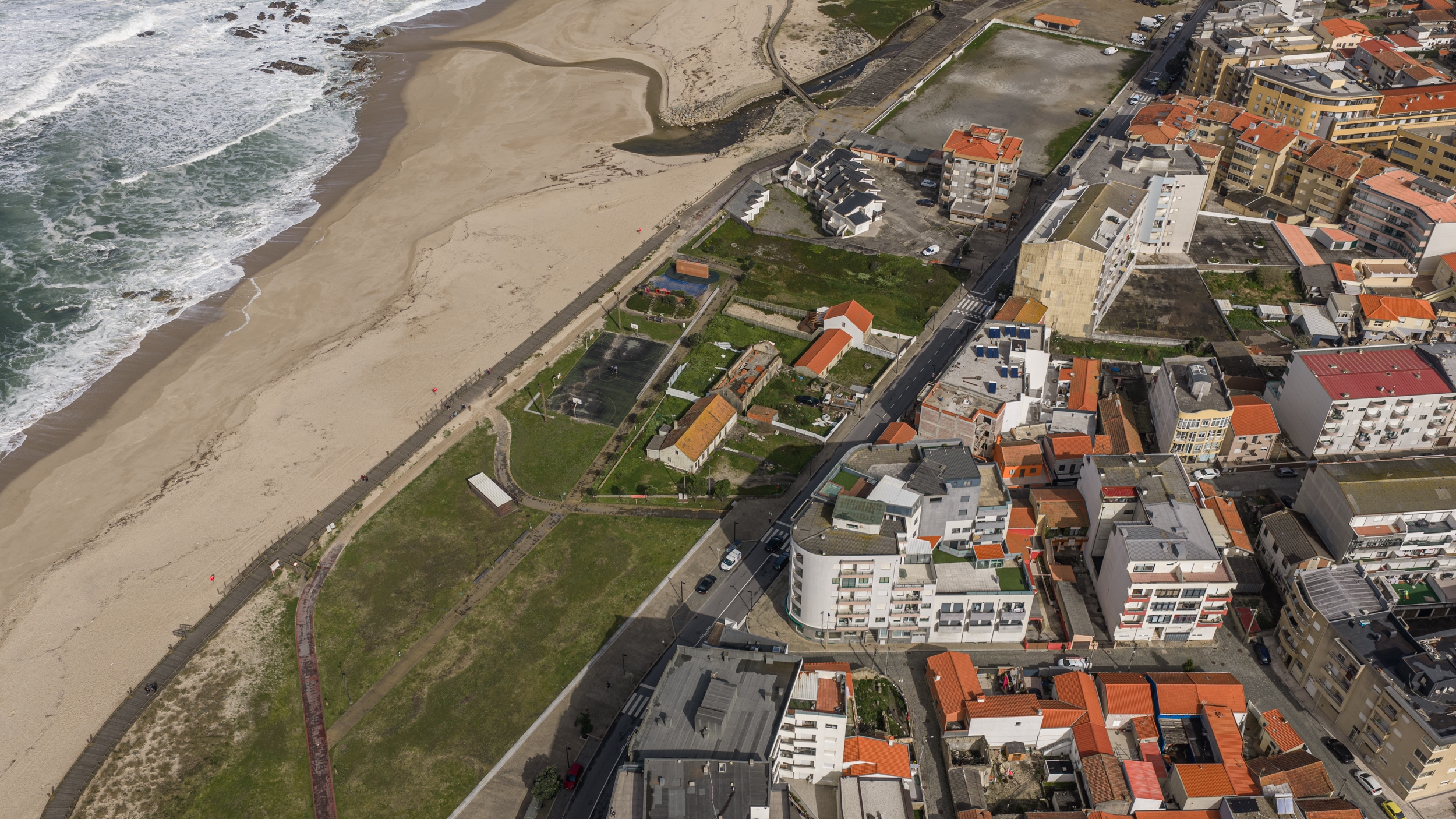 Detached house to restore T2